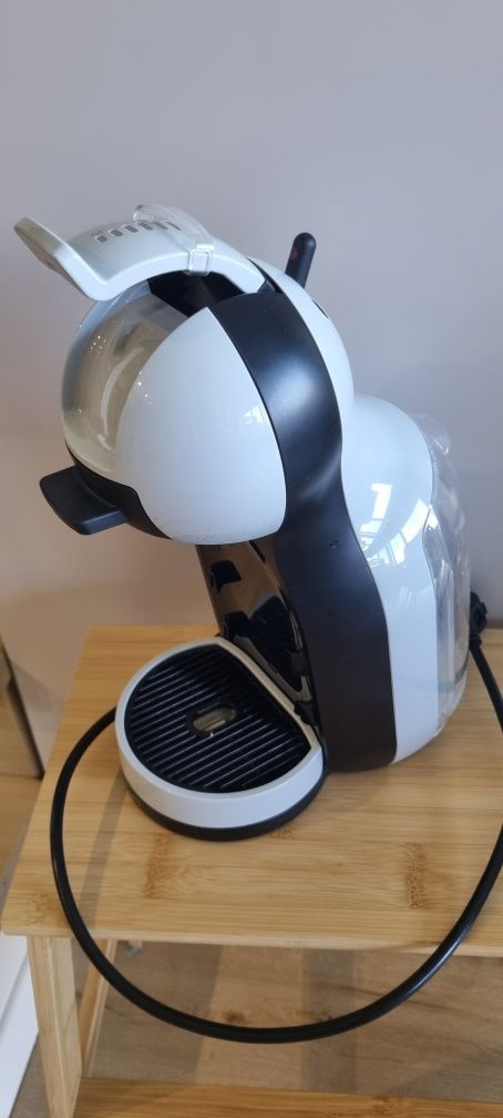 Ekspres ciśnieniowy Krups Nescafe Dolce Gusto jak nowy (kapsułki grati
