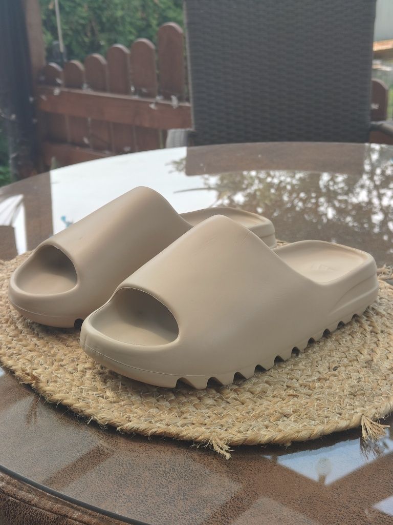 Klapki Adidas Yezzy slide Pure rozmiar 45,(11).