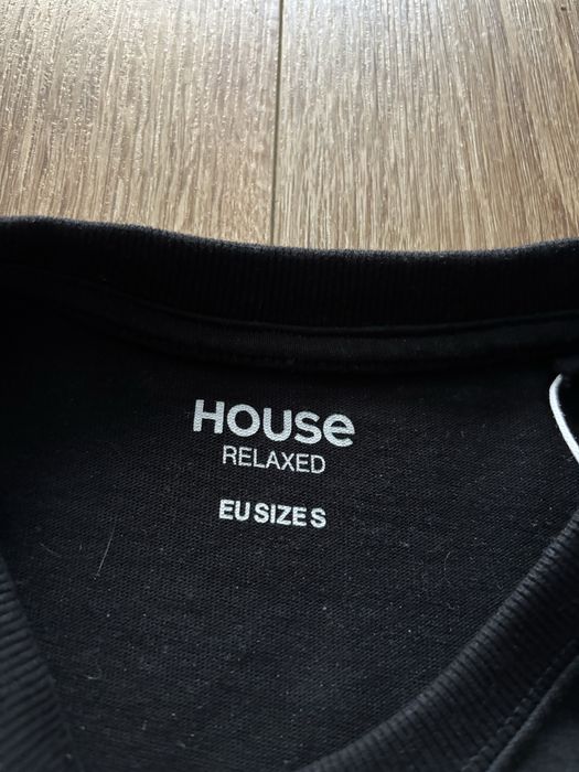 czarna koszulka t-shirt męski relaxed fit house z nadrukiem rozmiar S
