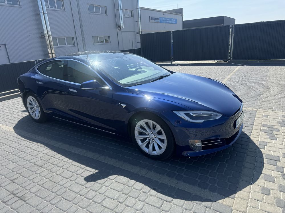 Tesla model S 90D 2016
