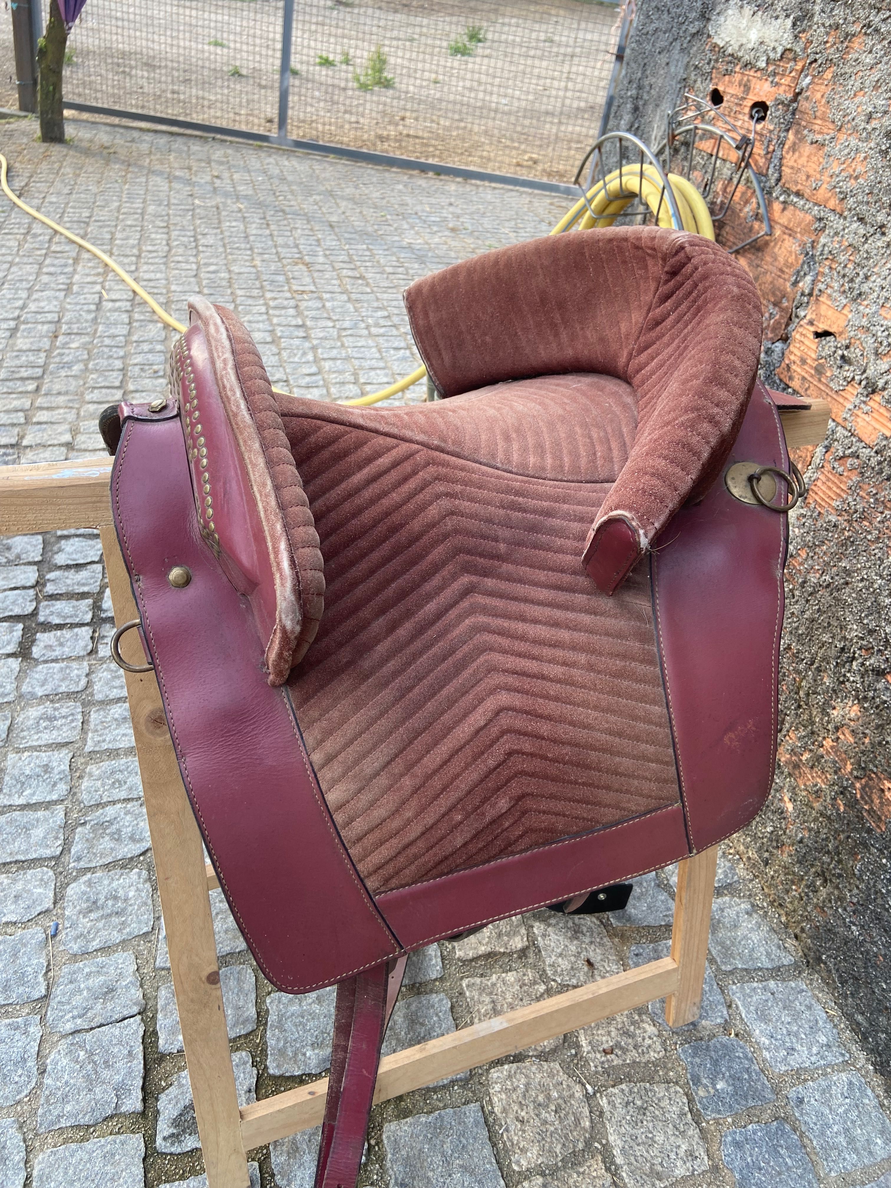 Vendo meia sela portuguesa