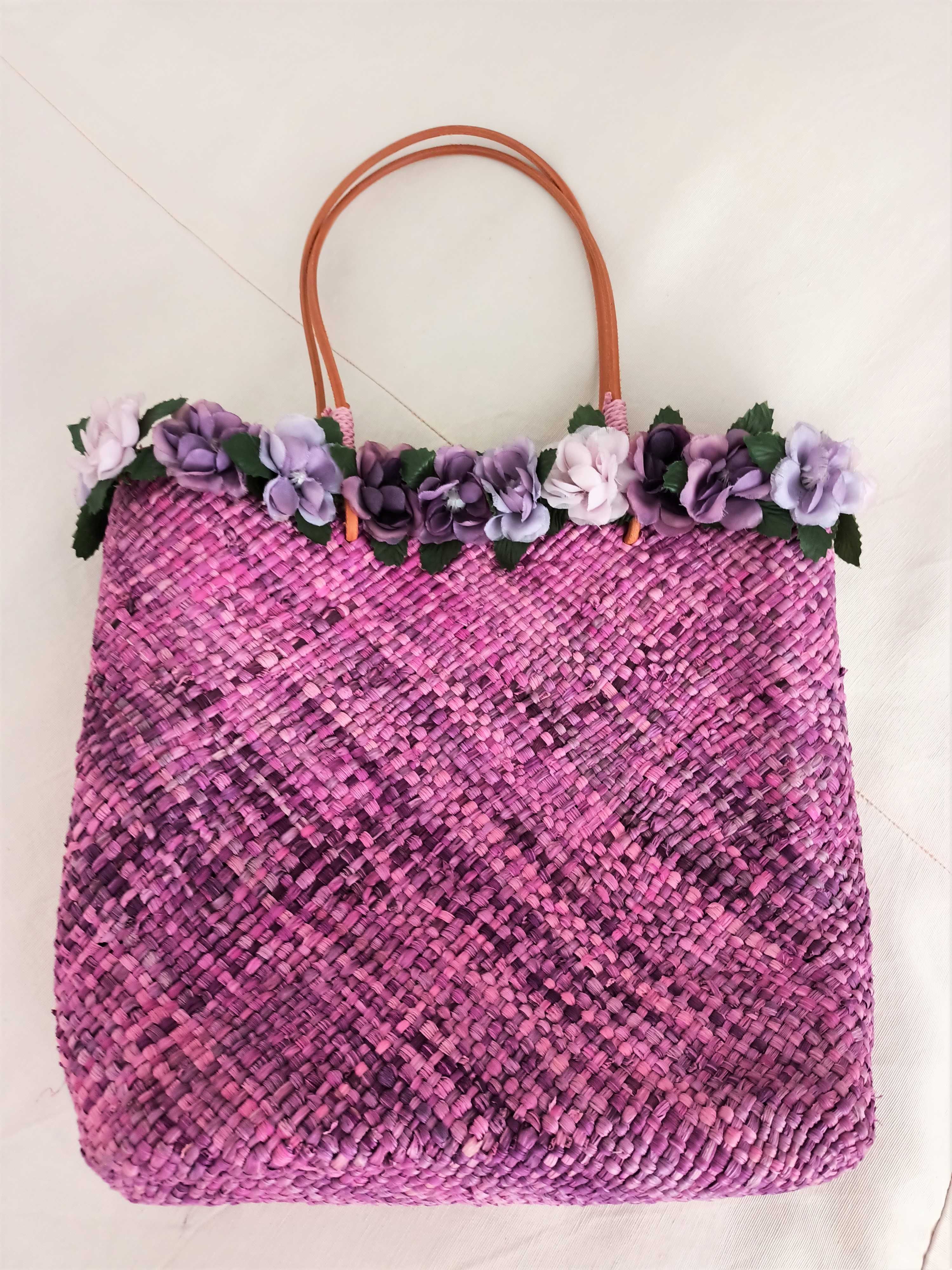 koszyk torebka, ozdobiony kwiatami, elegancki, kolor lila