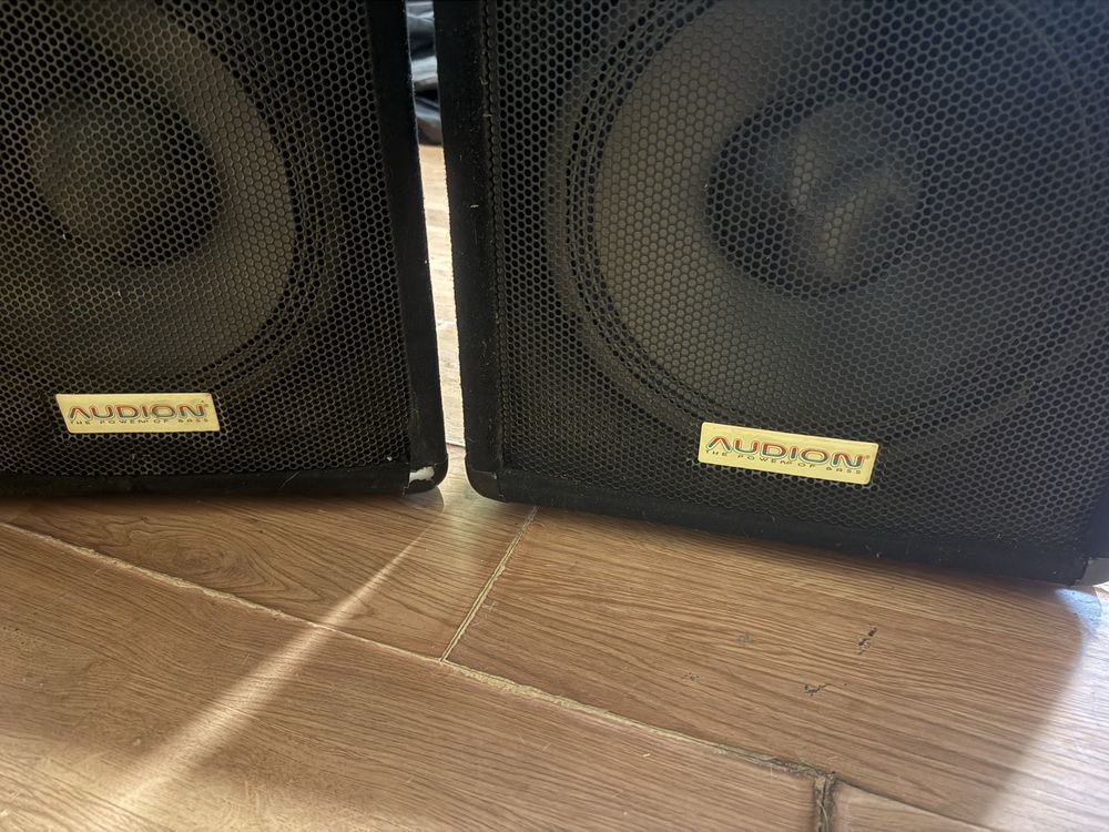 Kolumny estradowe dobry stan