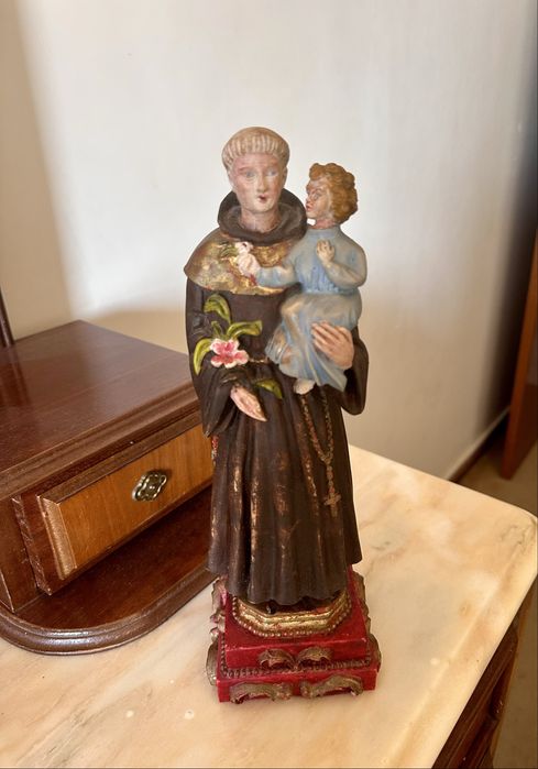 Estatueta de Santo Antonio pintado á mão
