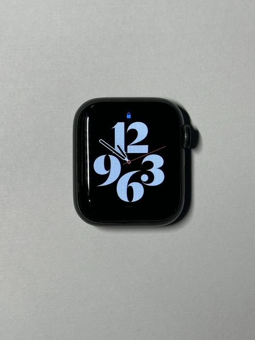 Продам Apple Watch SE1 40mm Nike