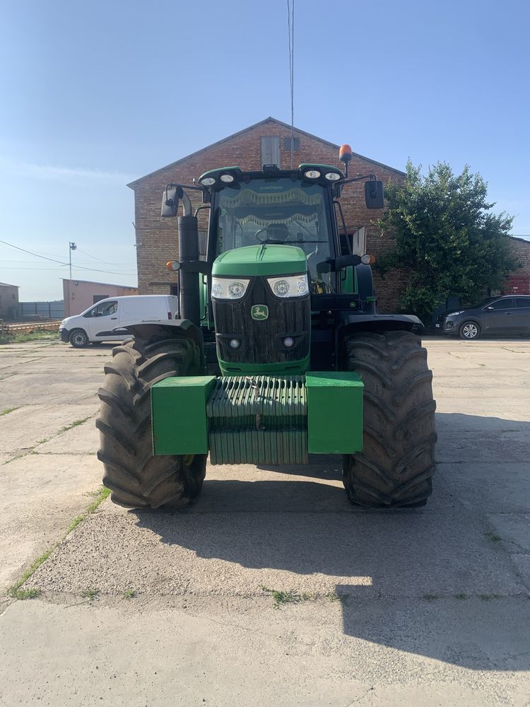 John Deere 6195M
