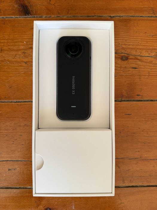 Insta360 X3 com caixa