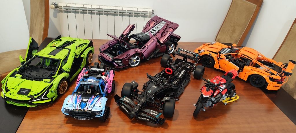 Lego technic Ferrari/Lamborghini/Porsche/ Bugatti