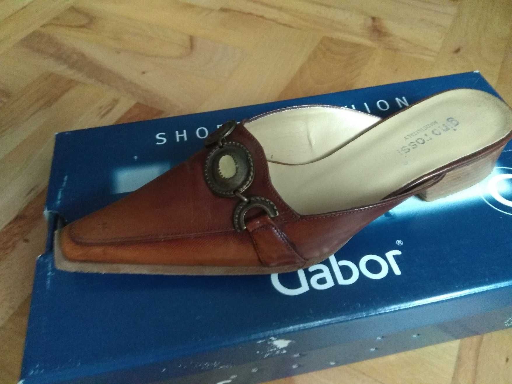 Klapki ze skóry na niskim obcasie