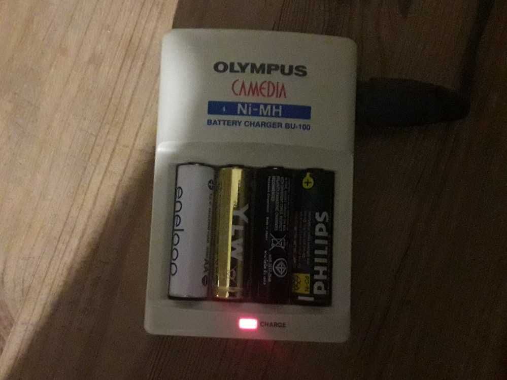 Ładowarka Olympus BU-100