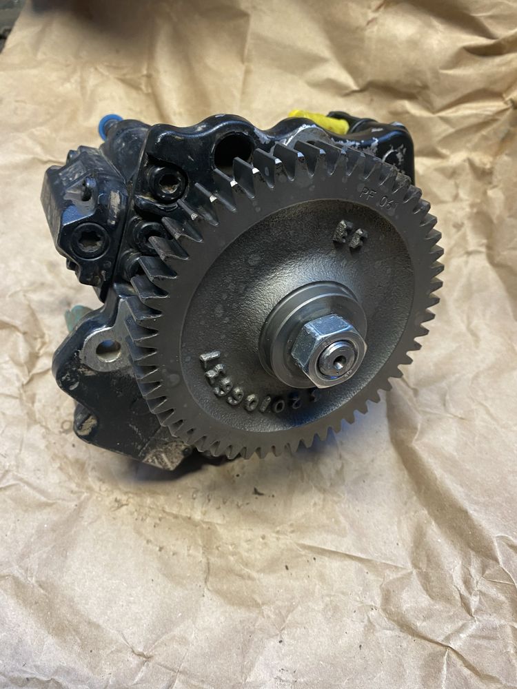 Pompa wtryskowa paliwa sprawna  jcb 320/06825