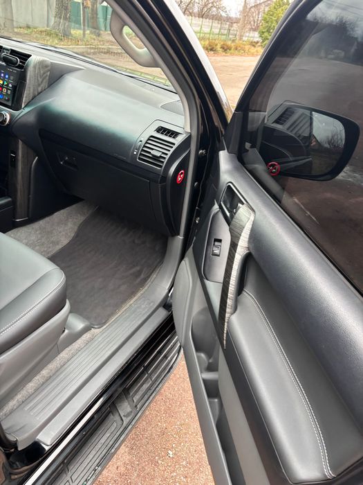 Продам авто Тойота Прадо 150