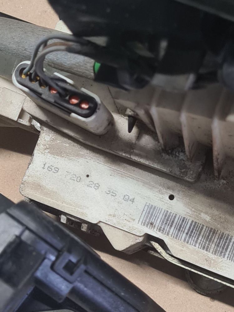 Замок дверей Mercedes W169 W245 перід лівий правий задній лівий правий