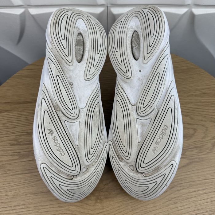 Оригінальні кросівки Adidas ozelia