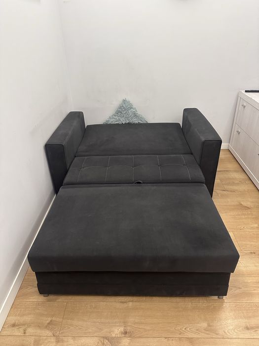 Kanapa dwuosobowa rozkładana z pojemnikiem