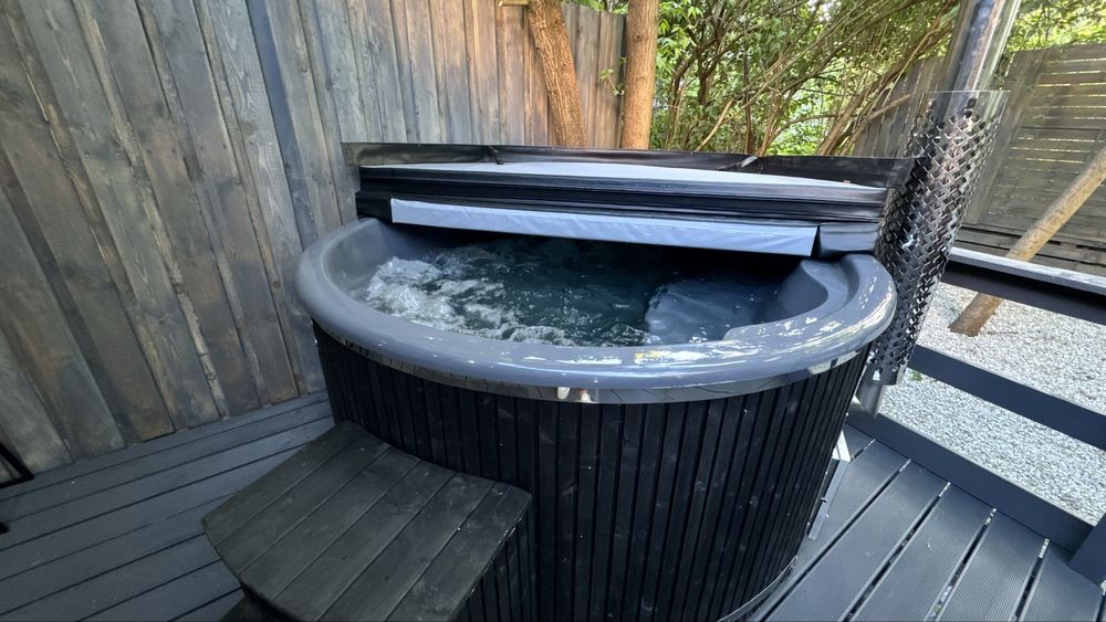 Luksusowy apartament z jacuzi , tarasem i balią