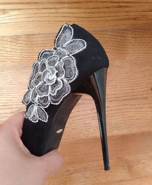 Шикарні туфлі 37 розміру