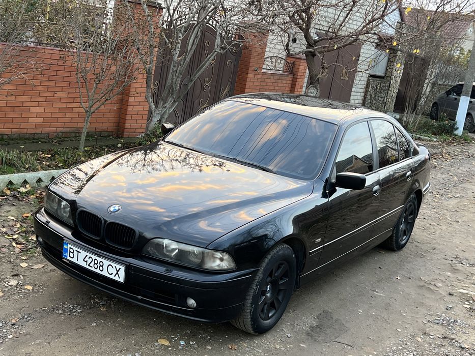 Продам BMW e39, 2.2 Мех, Газ , 2003 год