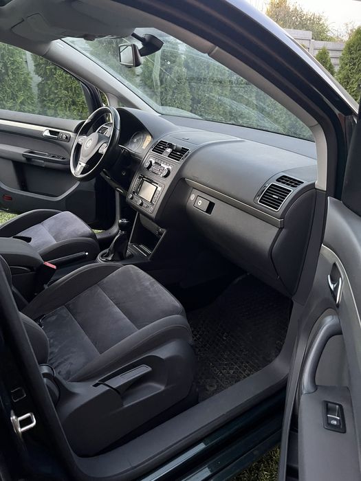 VW Touran 2.0 TDI ціна 10700$ 103kw 2011р механіка 6-ст