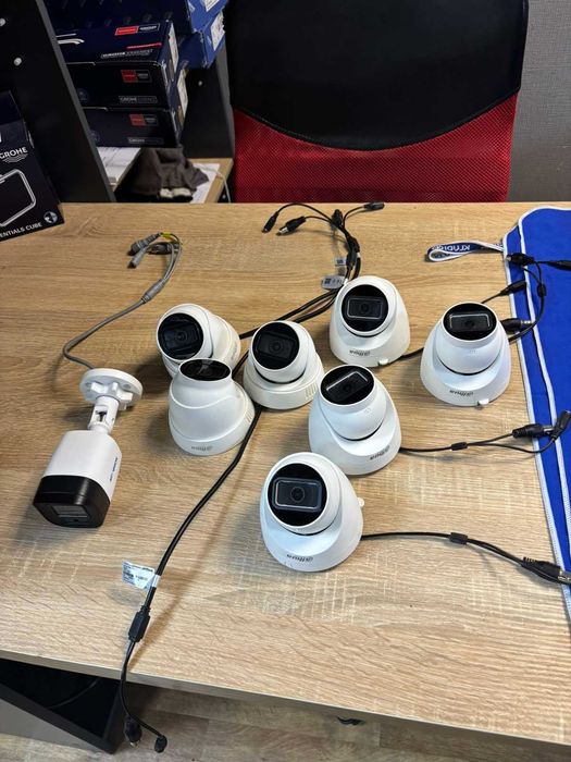 Видеонаблюдение Камеры регистраторы монитор ИБП