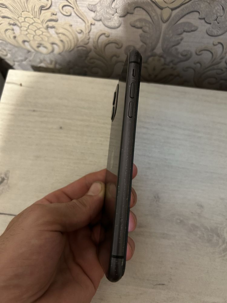 Iphone 11 в хорошем состоянии