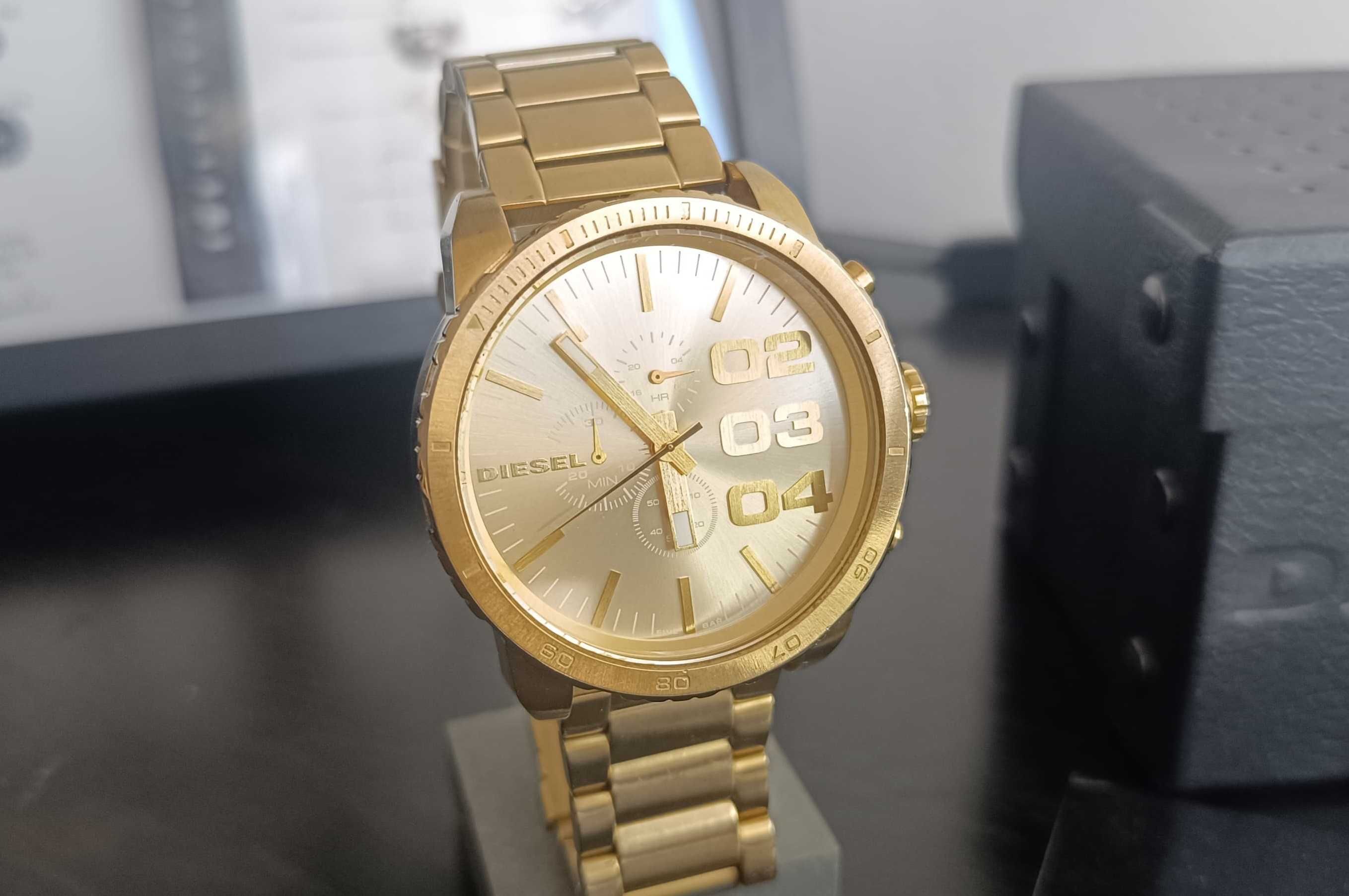 Relógio Diesel Double Down - DZ4268 Gold