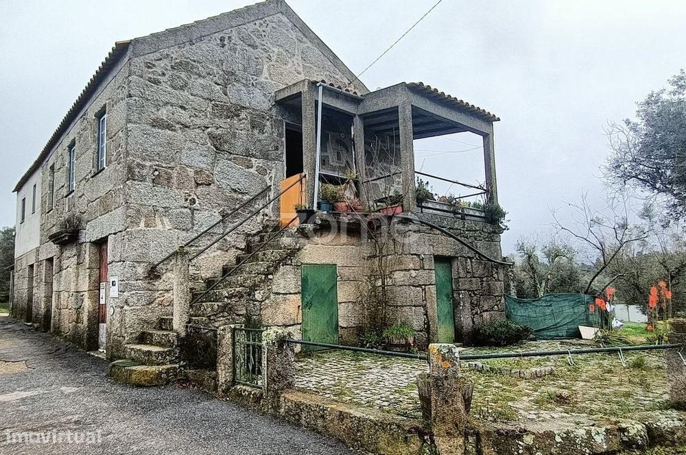 Moradia T1 com espaço exterior e vista magnífica para Serra da Estr...