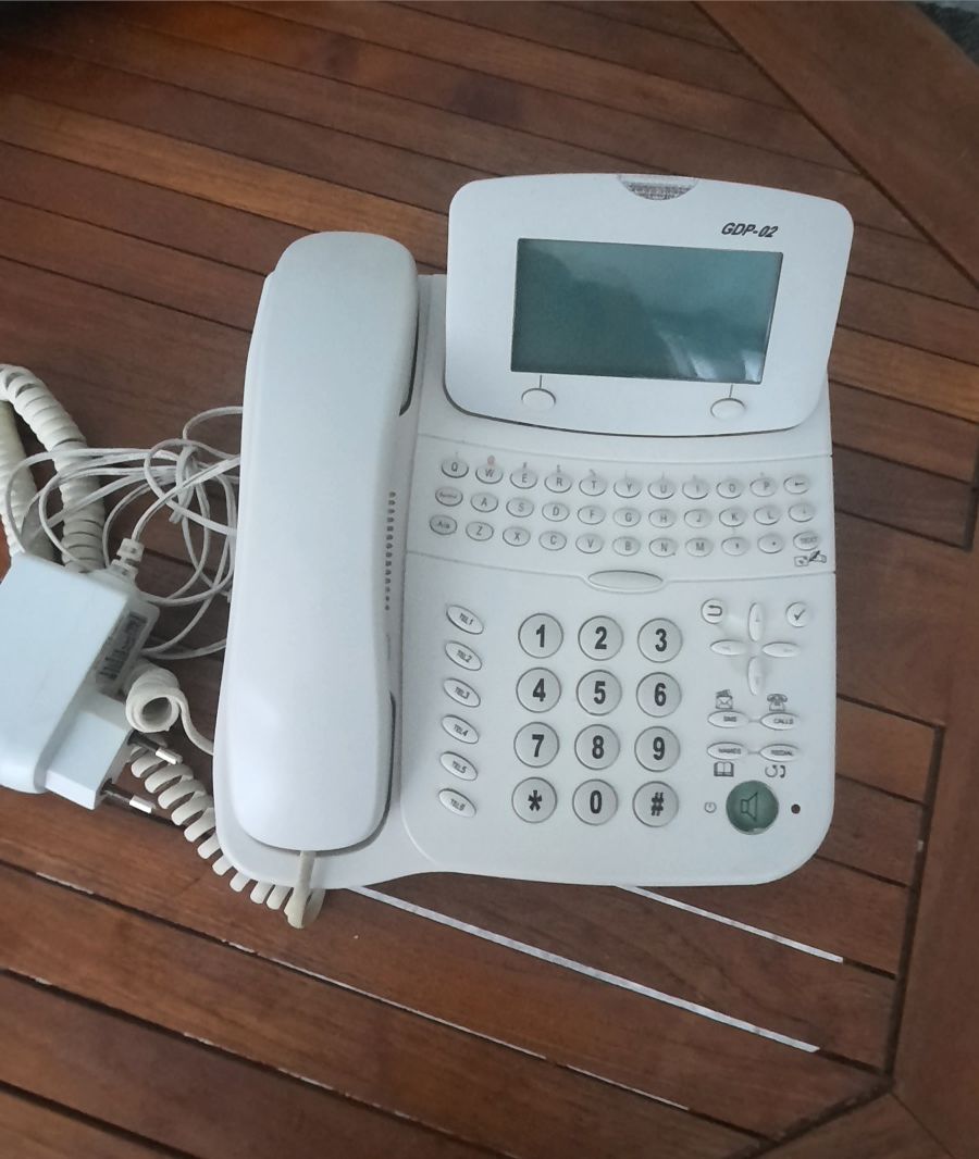 Telefone fixo antigo