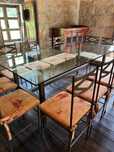 Mesa Vidro Antiga com 12 cadeiras de ferro