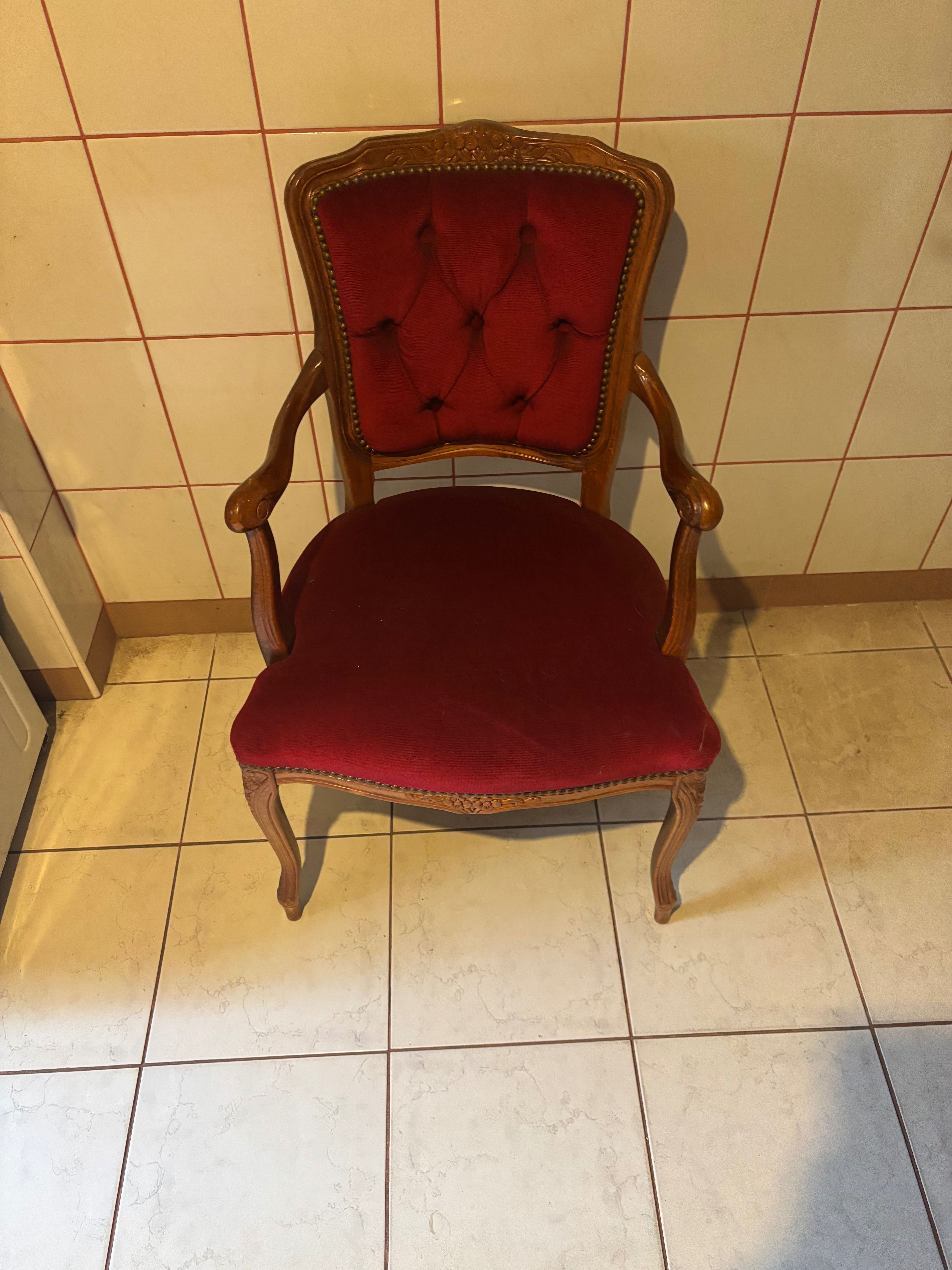 Krzesło czerwone Ludwik