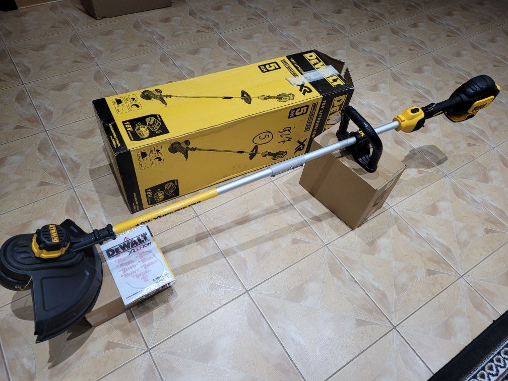 Dewalt електрокоса Brushless 18v DOM561P1S