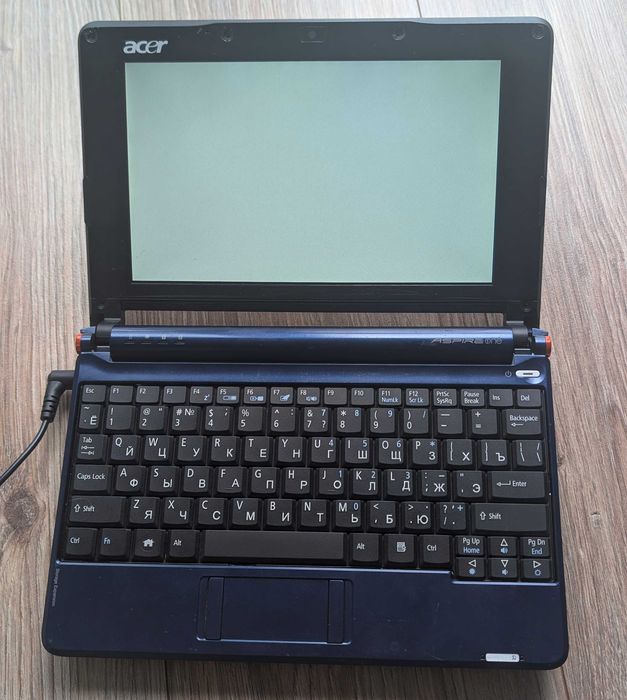 Aspire One ZG5 do naprawy lub na części. Matryca, płyta, zasilacz OK