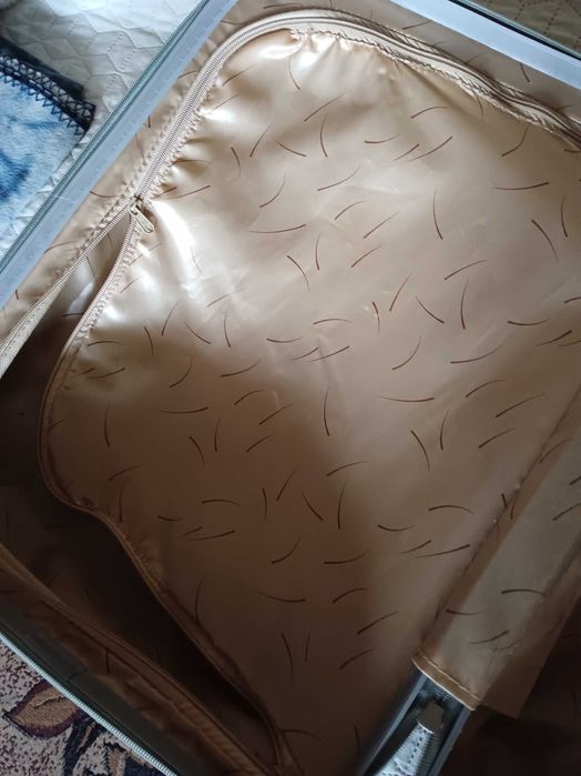 Walizka z kółkami - Wysokość 56 cm - stan dobry