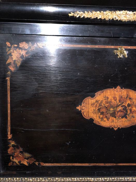 Bardzo ładny sekretarzyk XIX w , intarsja !!!