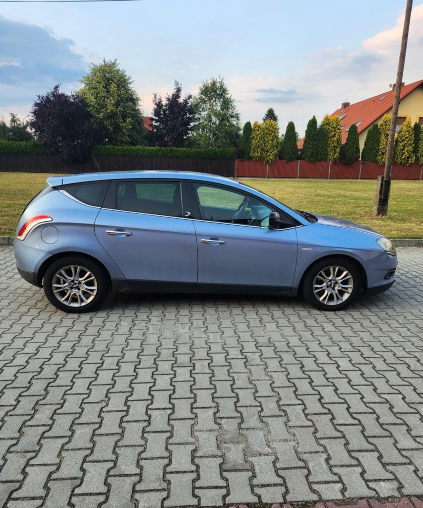 Lancia delta 1.6 disel mpi 120 km Multijet stan bardzo dobry