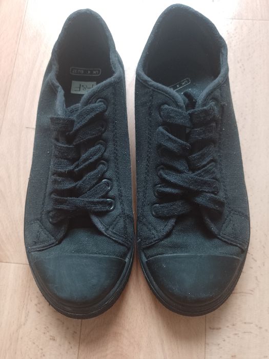 Продам кеди для мальчика