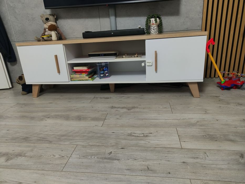 Zestaw mebli skandynawskich. RTV+komoda