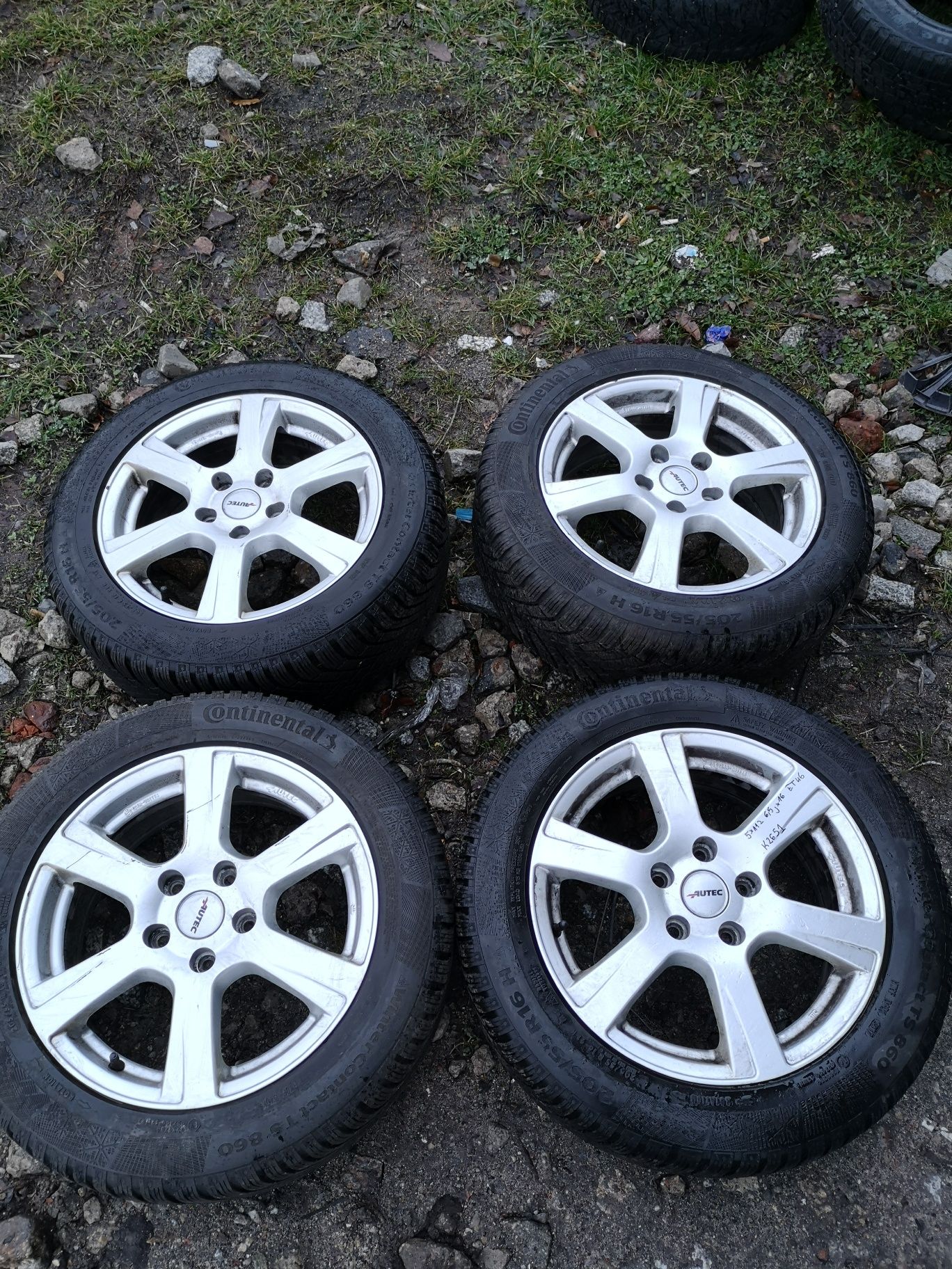 Komplet kół zimowych 5x112 VW Audi Skoda 205/55/16 Continental