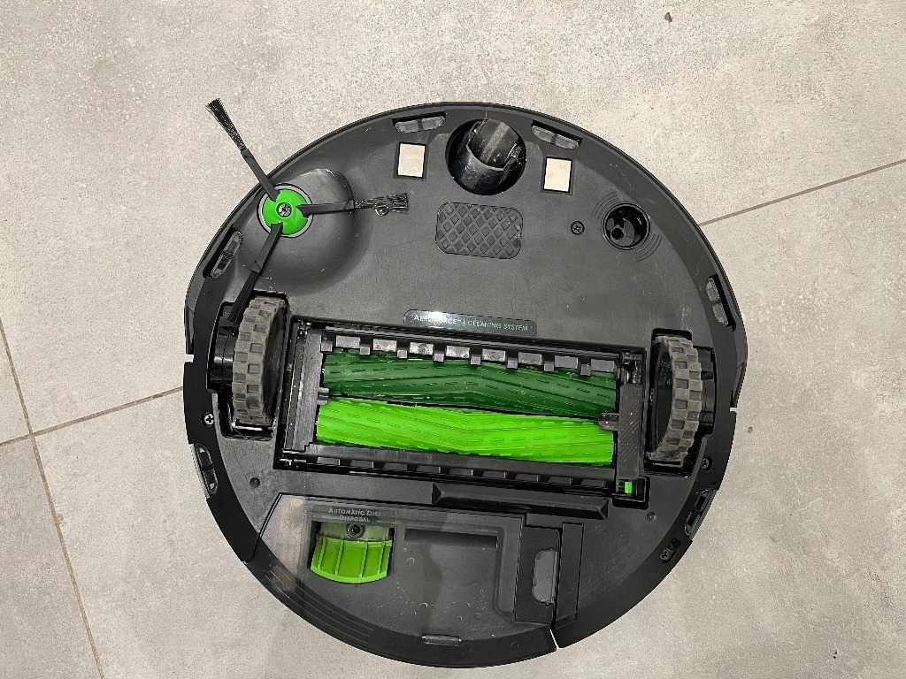 IROBOT Roomba J7+ (J755840)