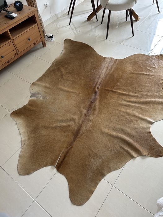 Tapete de pele natural castanho