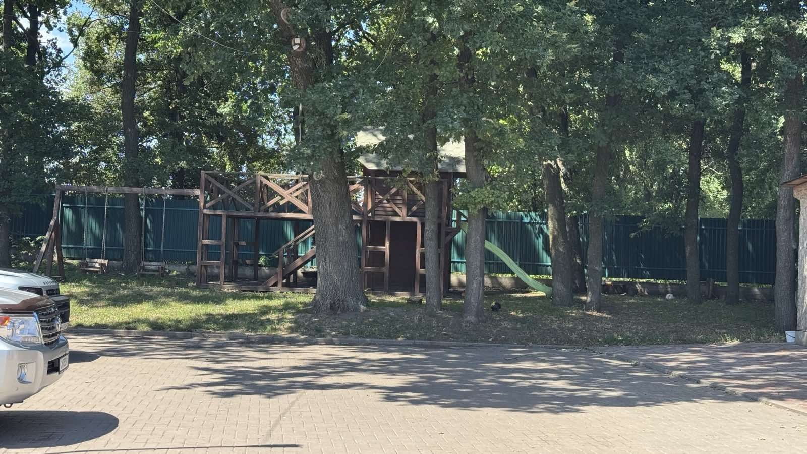 Затишний таунхаус в районі ПЗР.