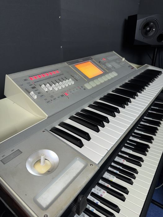 Синтезатор korg m3