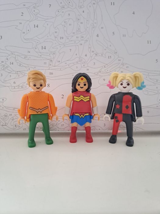 Обмін Kinder DC playmobile киндер фигурки супергероев кіндер ДС