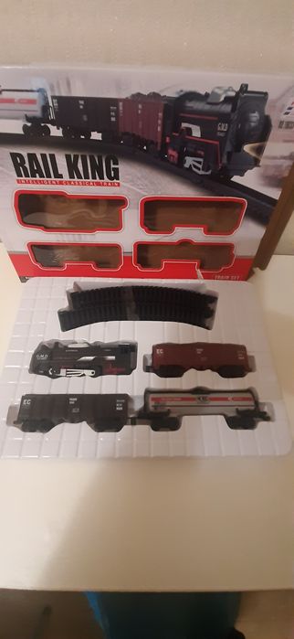 Железная дорога с тремя вагонами Big Motors артикул 19033-4