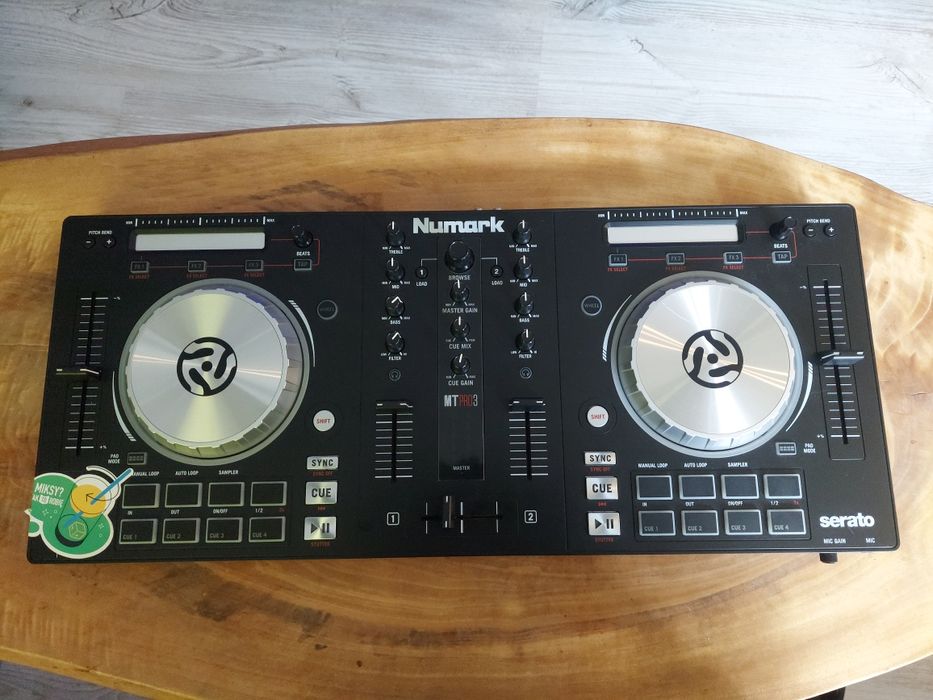 Numark mixtrack pro 3