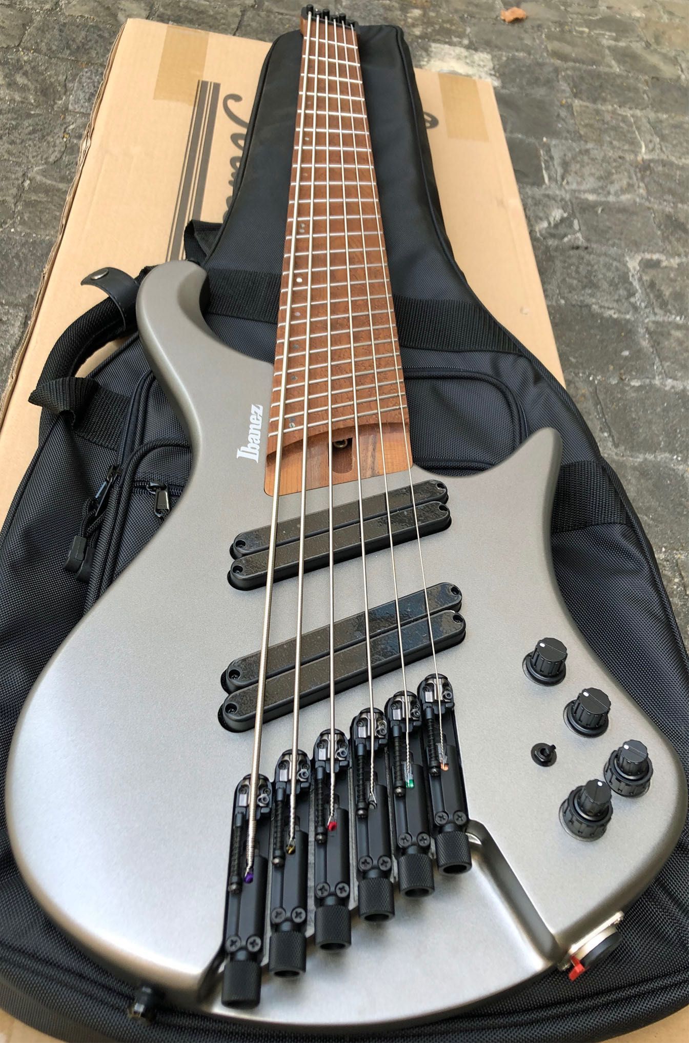Ibanez EHB1006MS gitara bass stan idealny headless