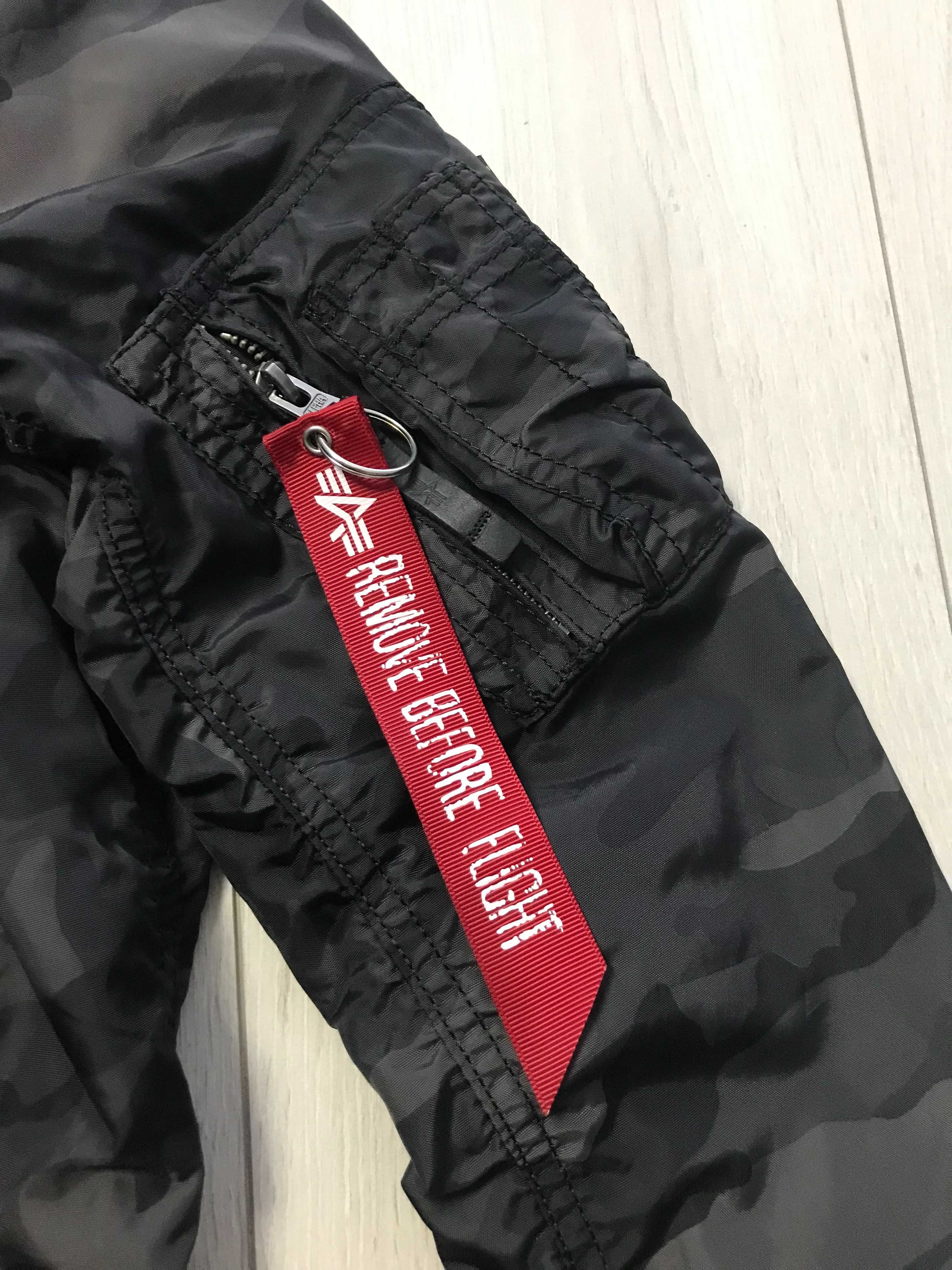 ALPHA INDUSTRIES r.S oryginalna kurtka męska stan BDB