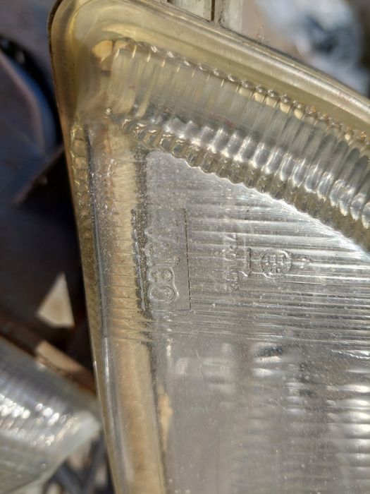 2 Óticas frontais Ford Escort