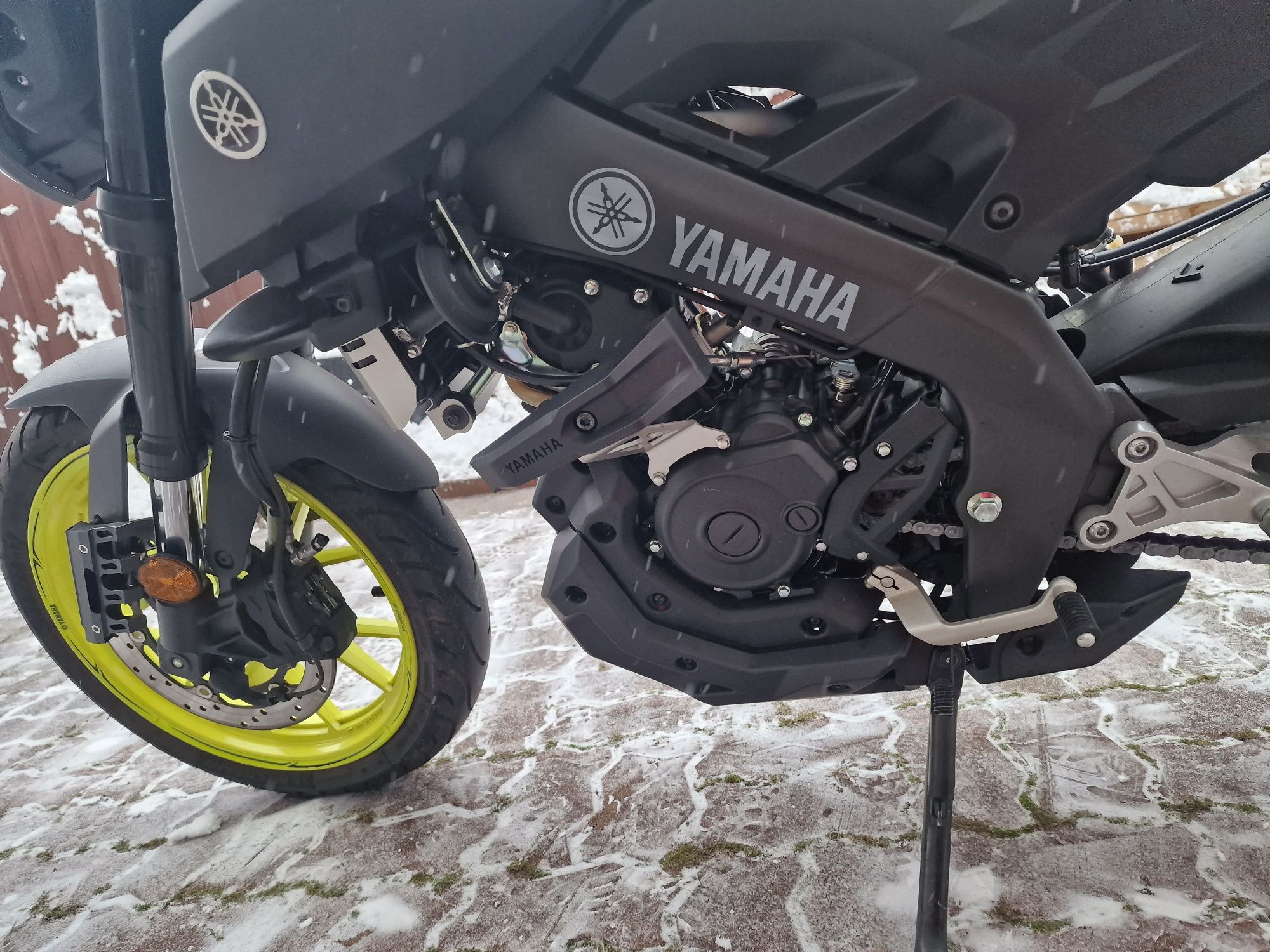 Sprzedam zmienię yamaha mt-125 supermoto jak nowy