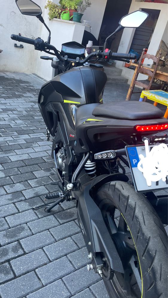 Mota 125 como nova